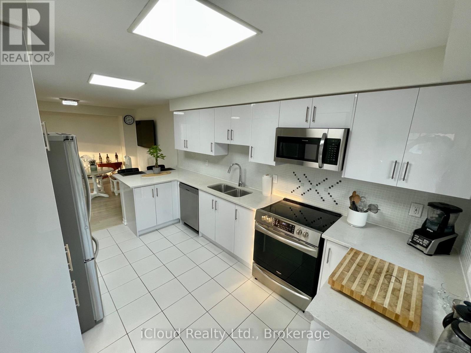 73 - 1222 Rose Way, Milton, Ontario  L9E 1P1 - Photo 9 - W12848034