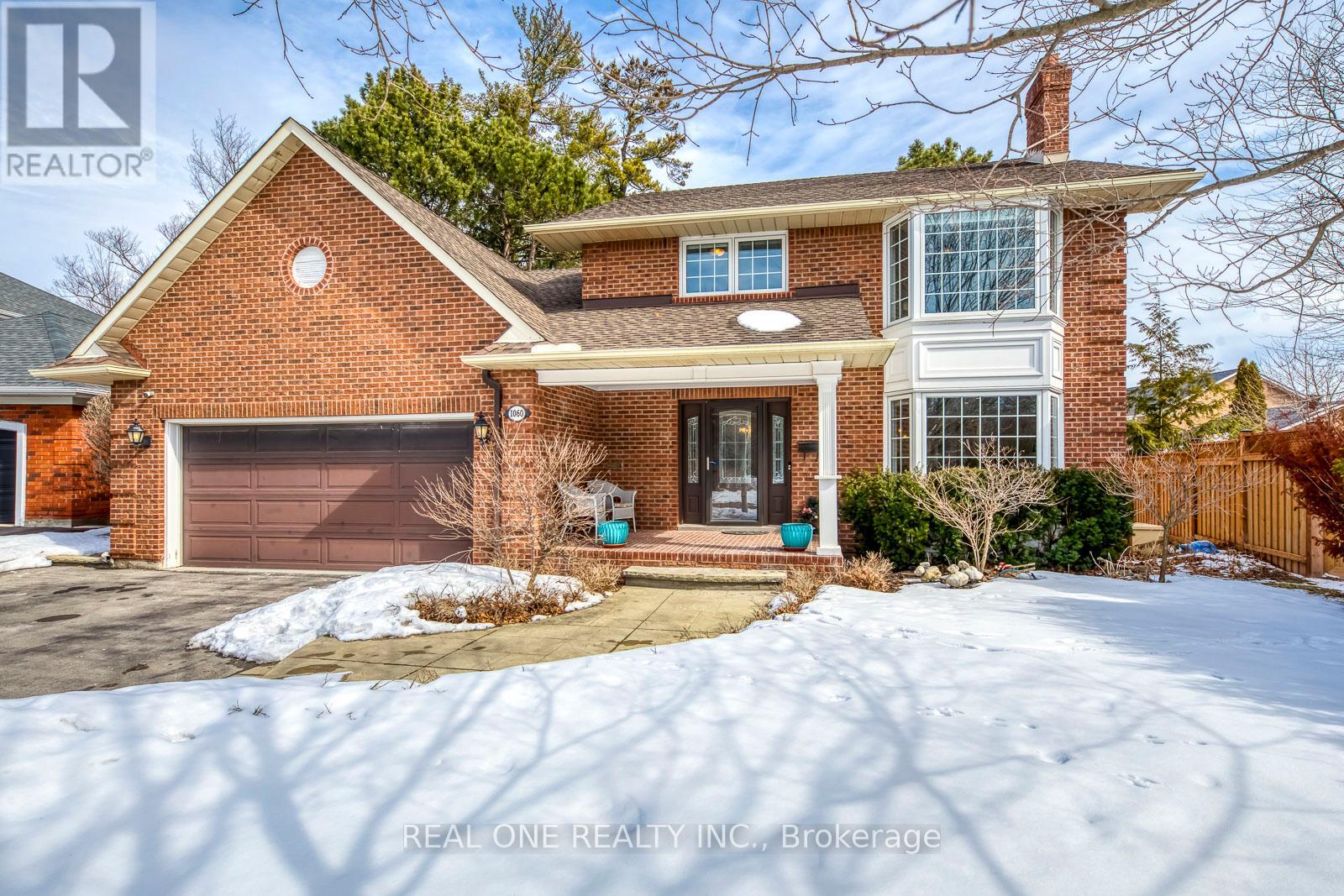 1060 ROCKCLIFFE COURT, Oakville, Ontario