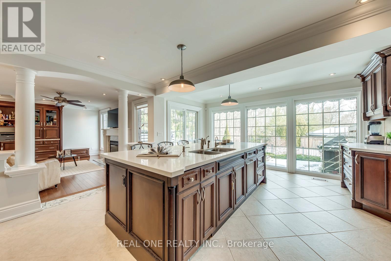 1060 Rockcliffe Court, Oakville, Ontario  L6M 1B8 - Photo 14 - W12848036