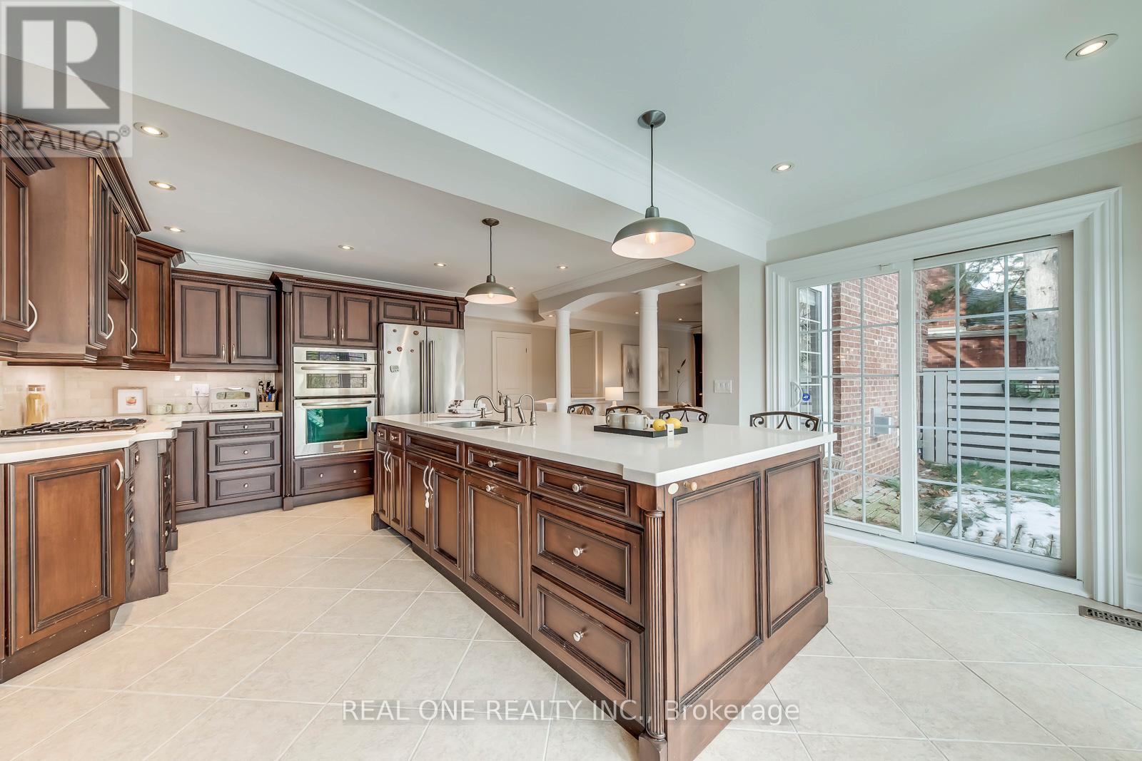 1060 Rockcliffe Court, Oakville, Ontario  L6M 1B8 - Photo 16 - W12848036