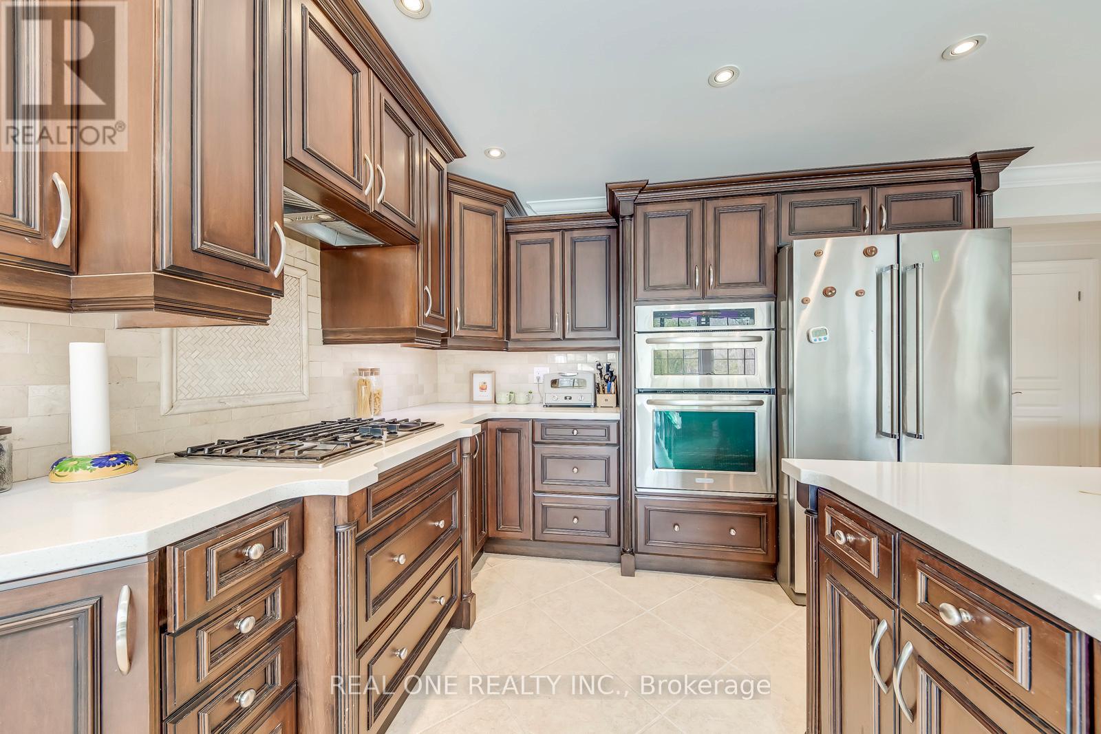 1060 Rockcliffe Court, Oakville, Ontario  L6M 1B8 - Photo 17 - W12848036