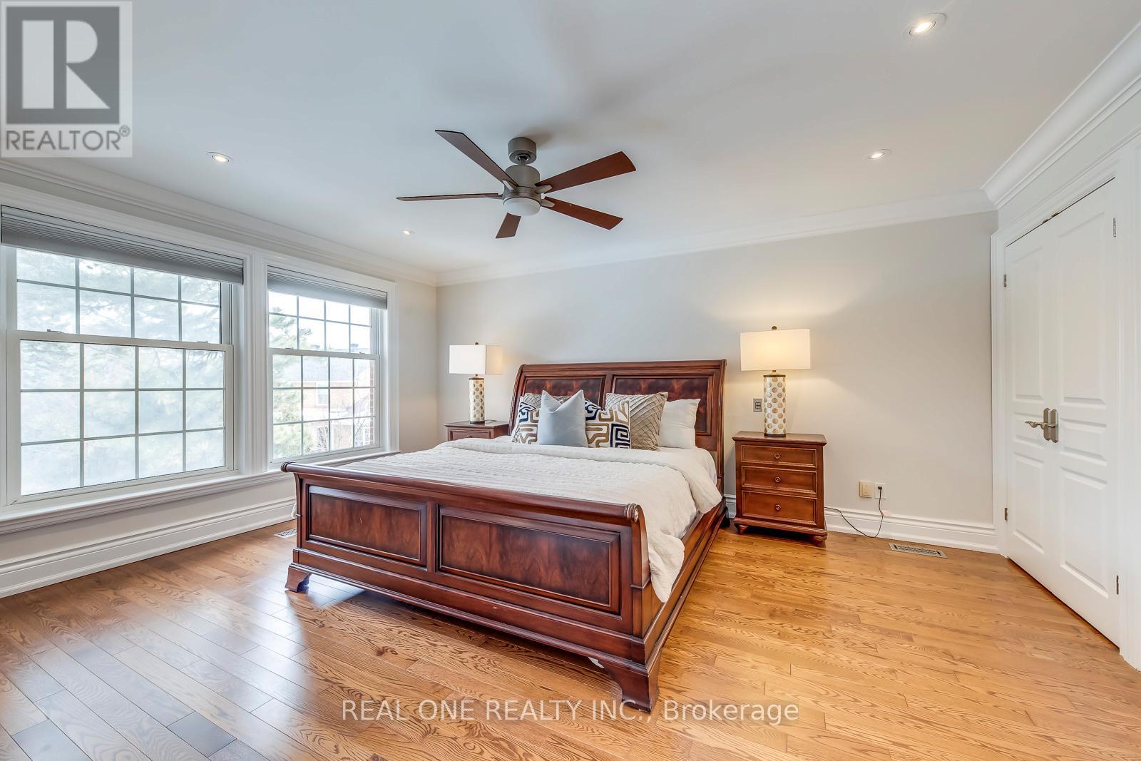 1060 Rockcliffe Court, Oakville, Ontario  L6M 1B8 - Photo 23 - W12848036