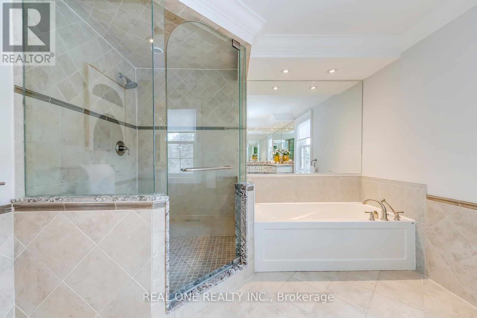 1060 Rockcliffe Court, Oakville, Ontario  L6M 1B8 - Photo 27 - W12848036