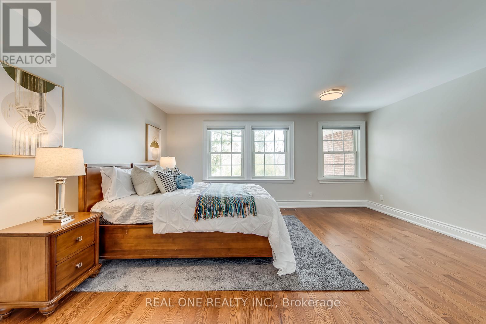 1060 Rockcliffe Court, Oakville, Ontario  L6M 1B8 - Photo 29 - W12848036