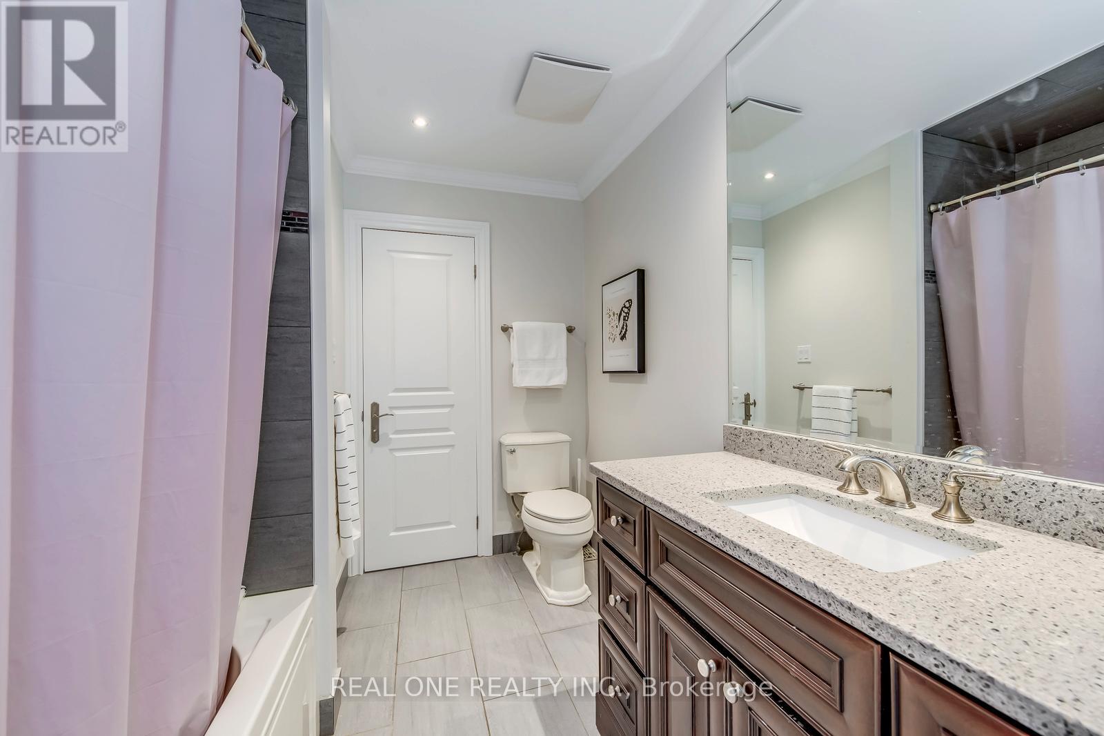 1060 Rockcliffe Court, Oakville, Ontario  L6M 1B8 - Photo 33 - W12848036