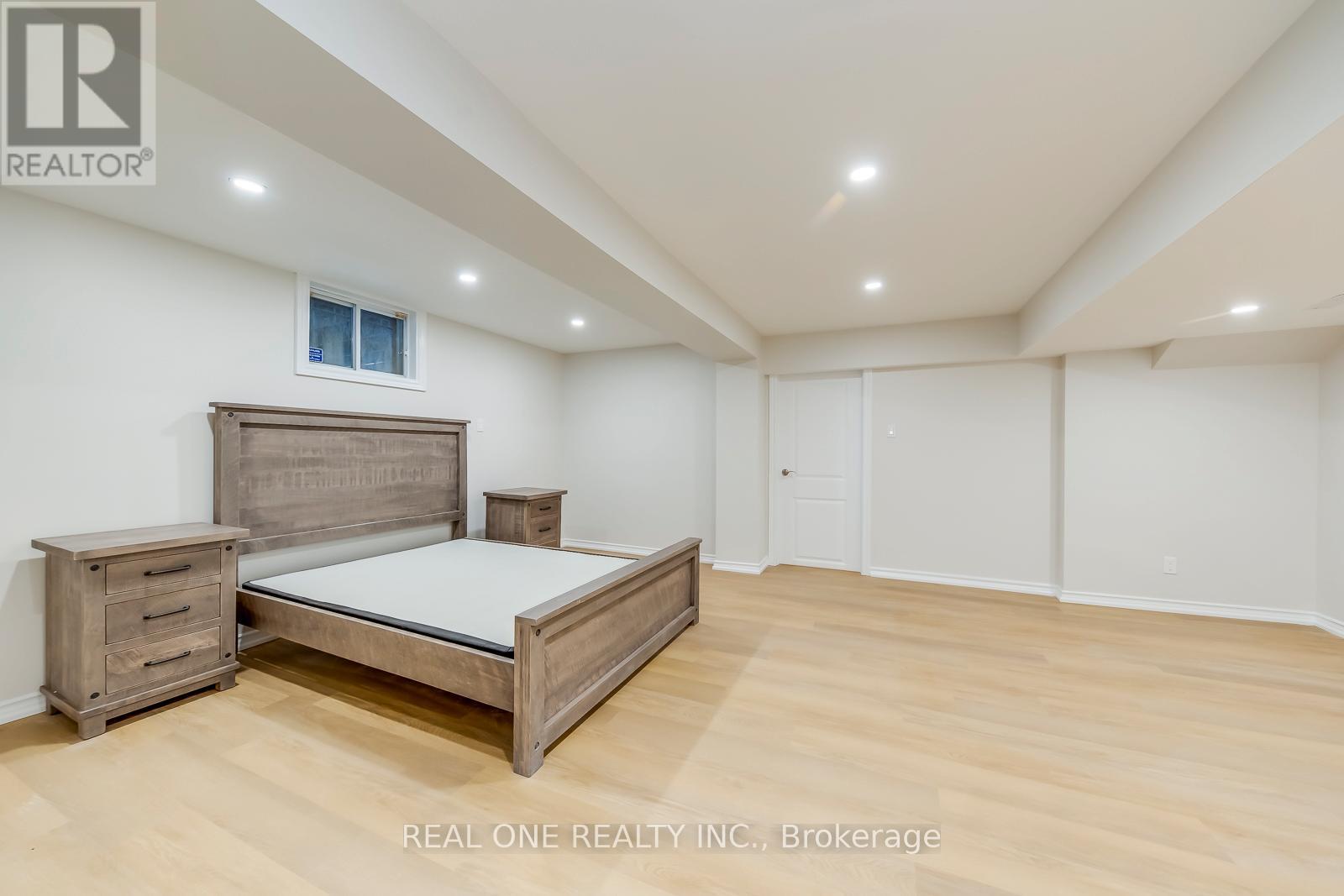 1060 Rockcliffe Court, Oakville, Ontario  L6M 1B8 - Photo 40 - W12848036