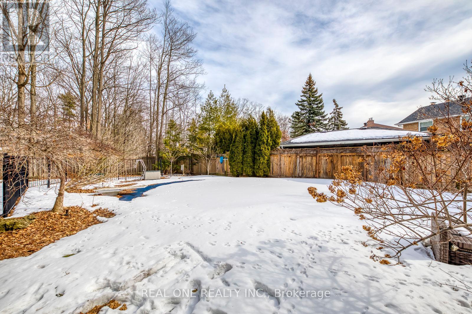 1060 Rockcliffe Court, Oakville, Ontario  L6M 1B8 - Photo 45 - W12848036