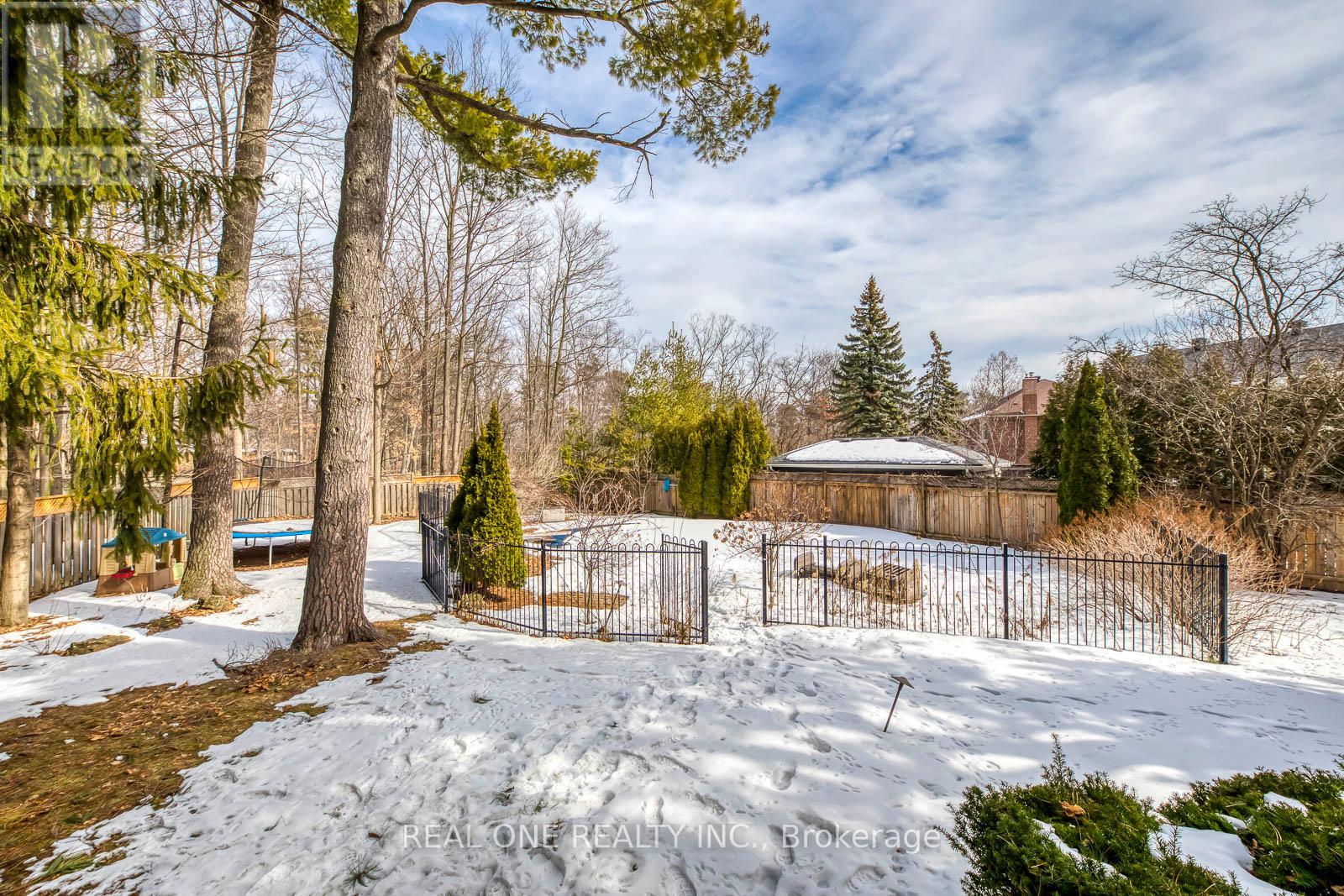 1060 Rockcliffe Court, Oakville, Ontario  L6M 1B8 - Photo 47 - W12848036