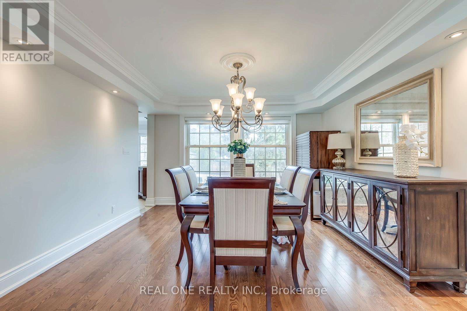 1060 Rockcliffe Court, Oakville, Ontario  L6M 1B8 - Photo 9 - W12848036