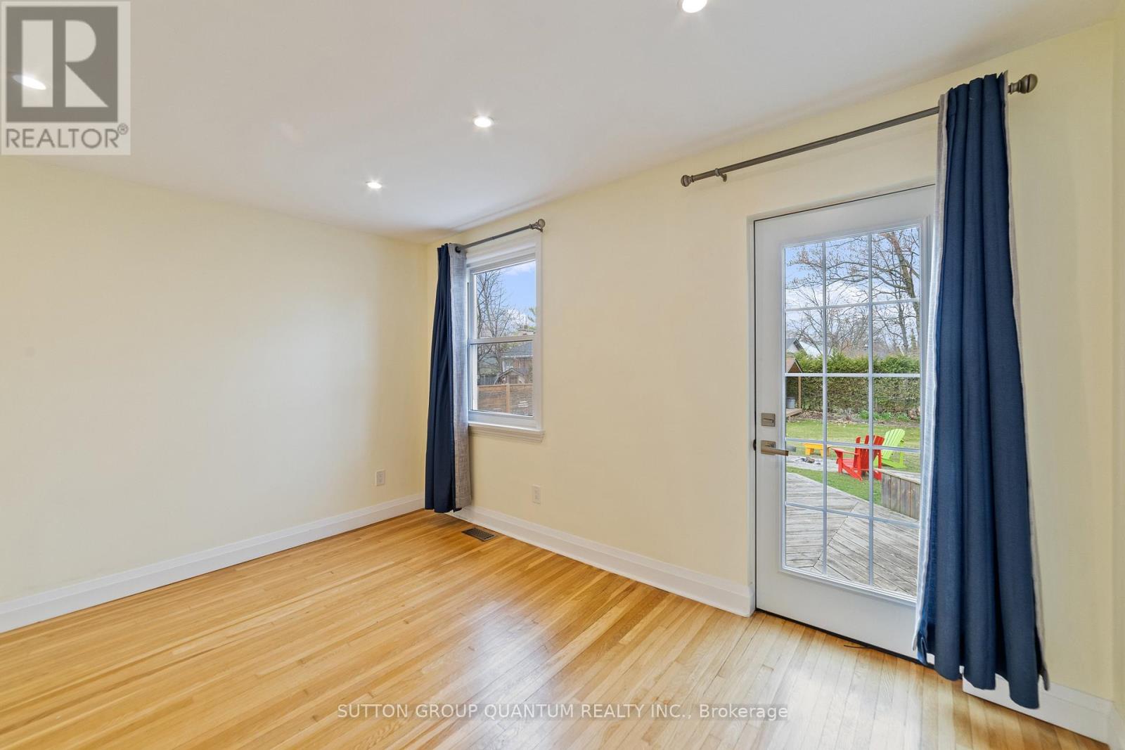 407 Queen Mary Drive, Oakville, Ontario  L6K 3M2 - Photo 15 - W12848054