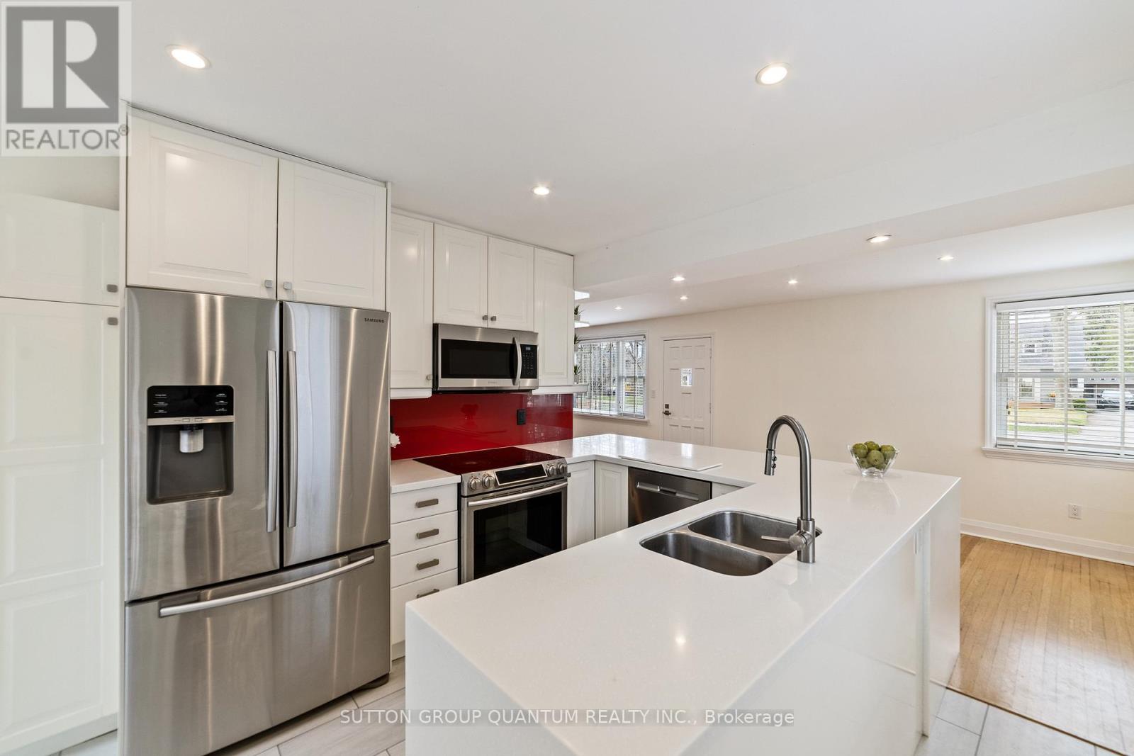 407 Queen Mary Drive, Oakville, Ontario  L6K 3M2 - Photo 21 - W12848054