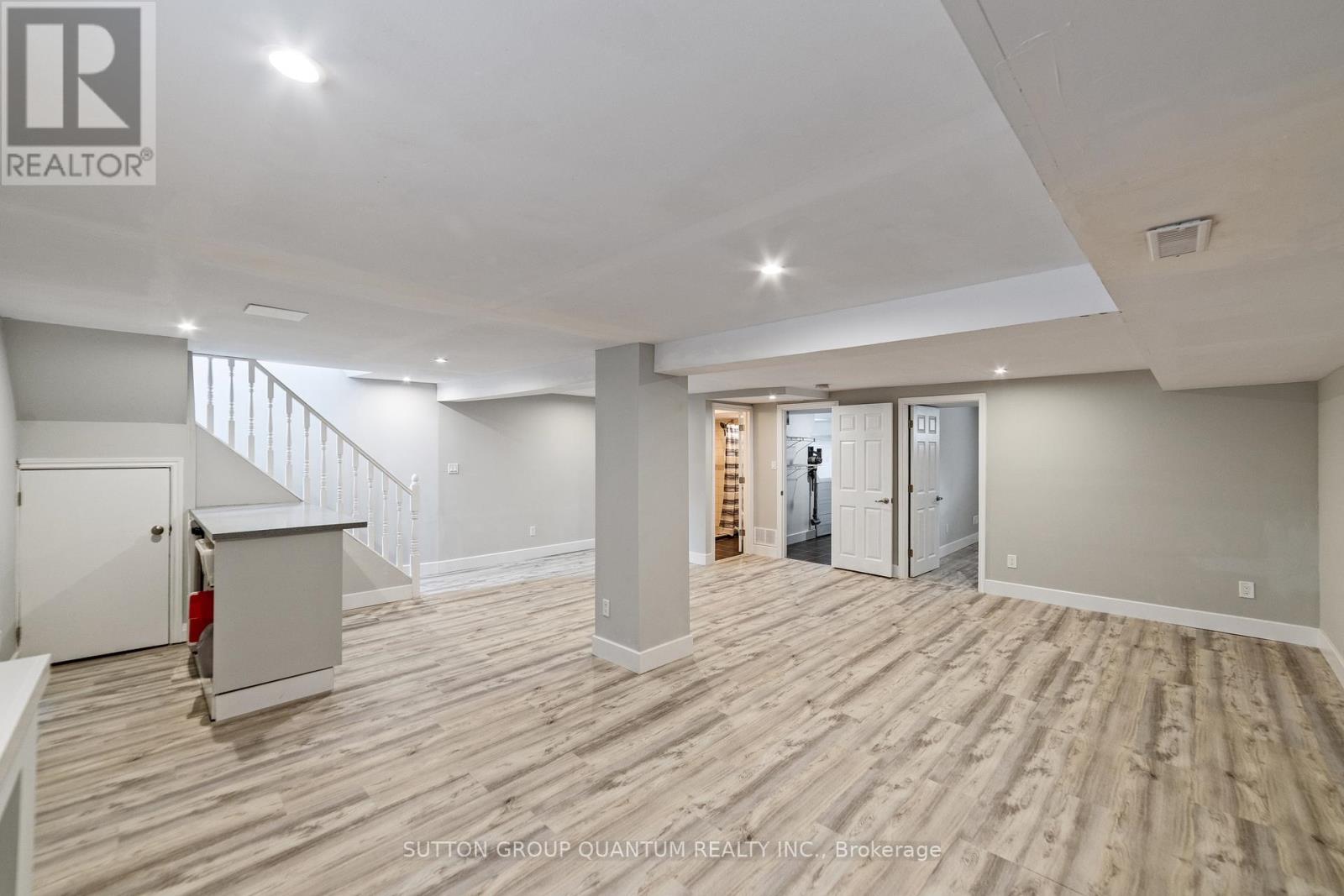 407 Queen Mary Drive, Oakville, Ontario  L6K 3M2 - Photo 26 - W12848054