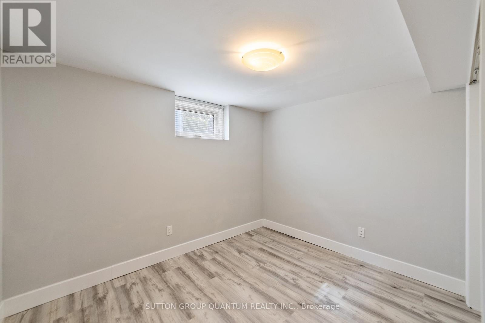 407 Queen Mary Drive, Oakville, Ontario  L6K 3M2 - Photo 28 - W12848054