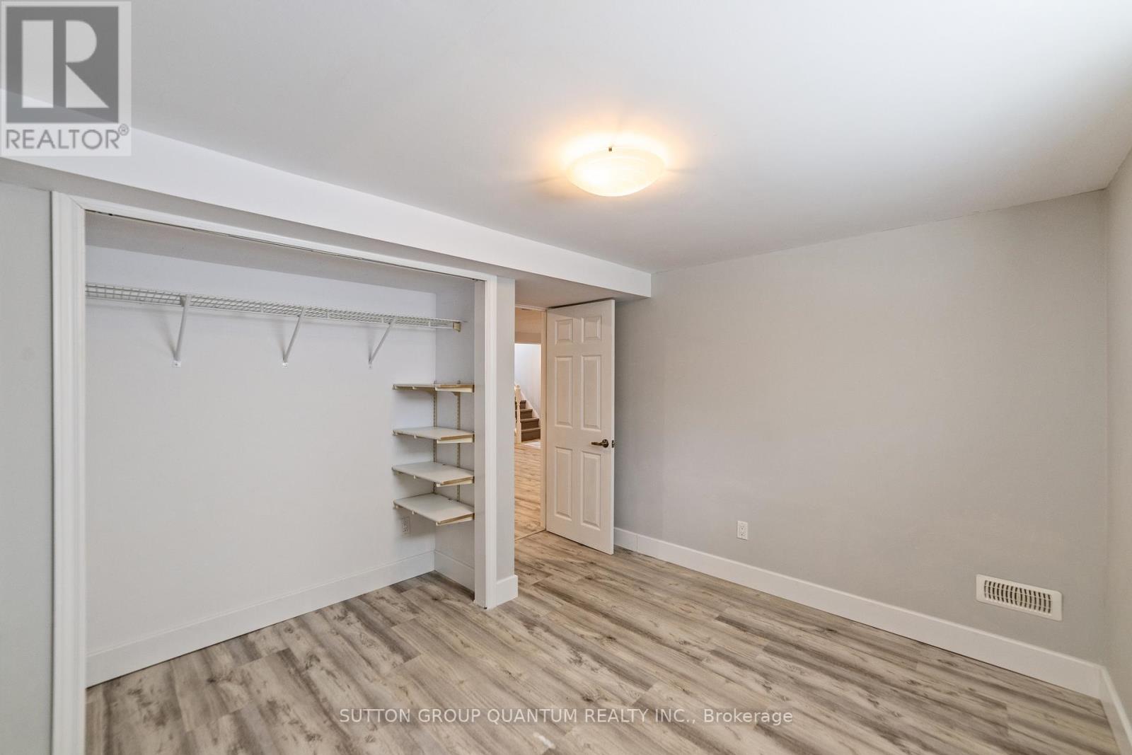 407 Queen Mary Drive, Oakville, Ontario  L6K 3M2 - Photo 30 - W12848054