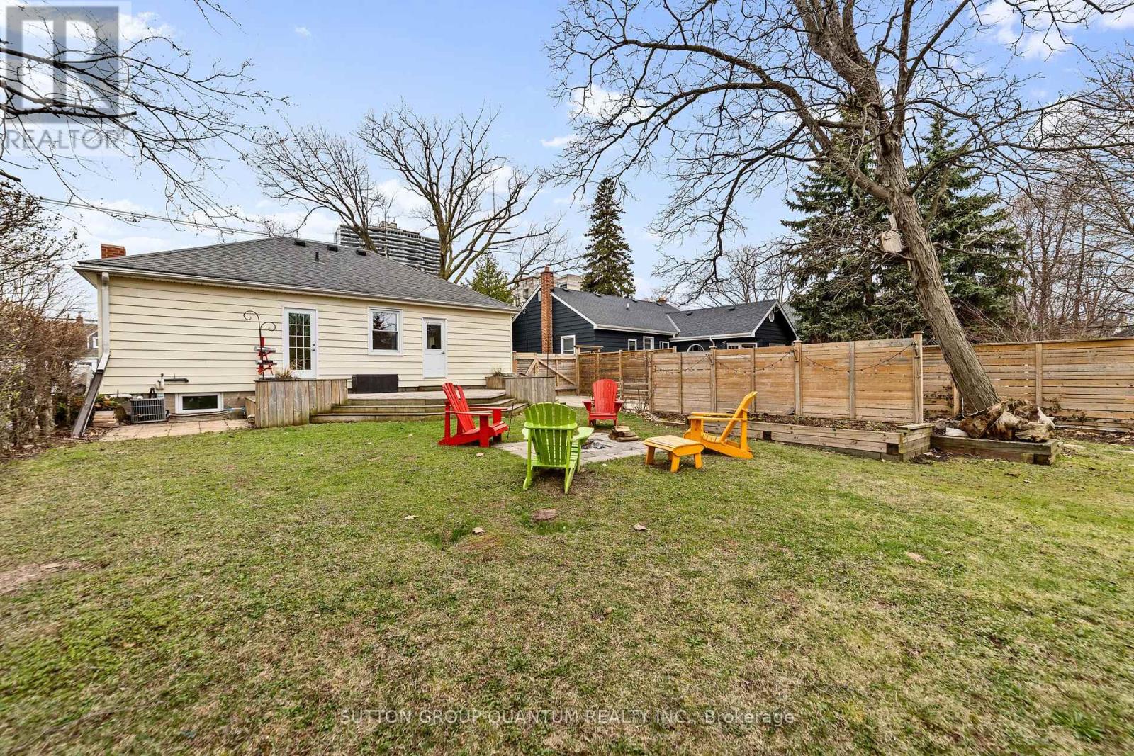 407 Queen Mary Drive, Oakville, Ontario  L6K 3M2 - Photo 36 - W12848054