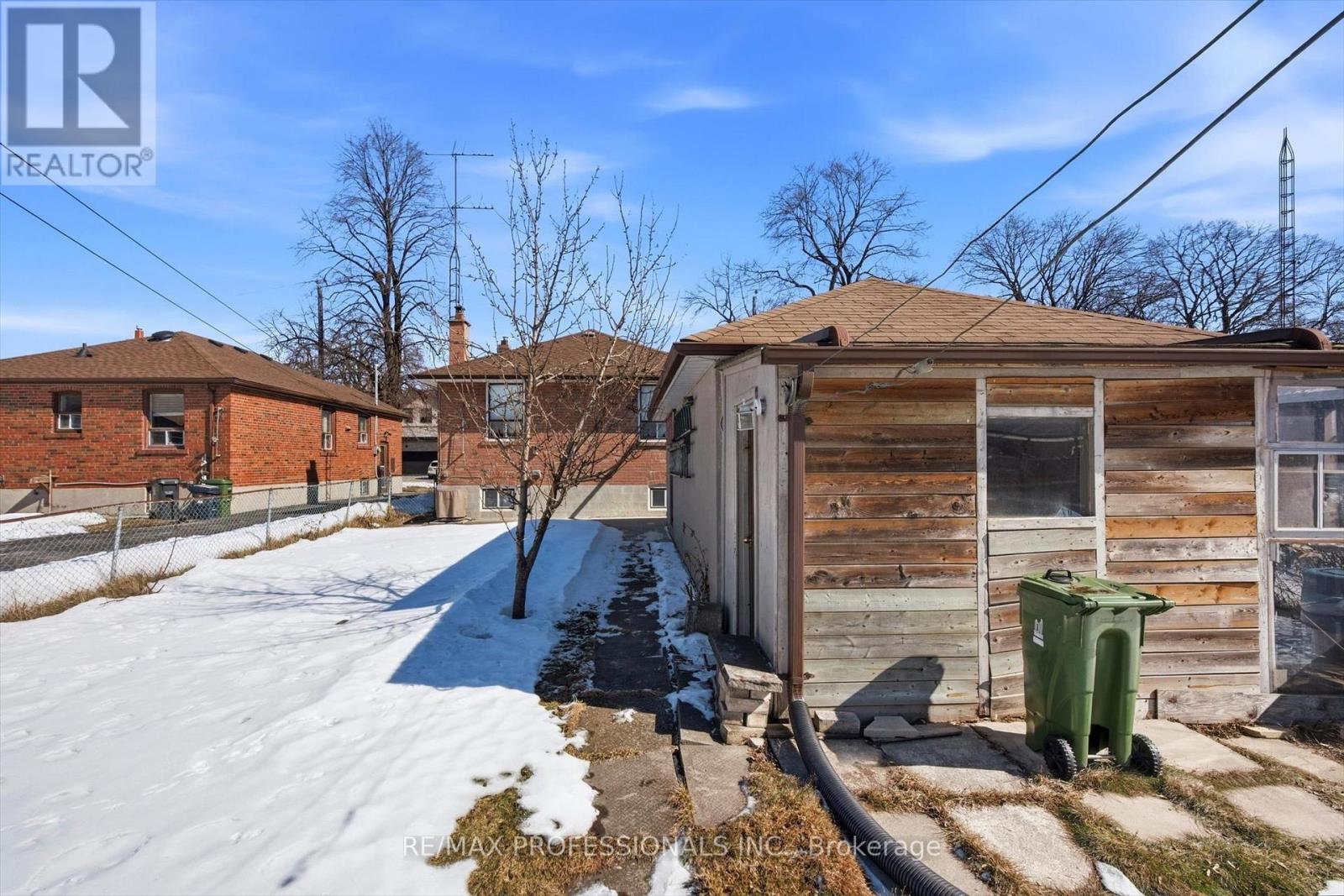 54 Culnan Avenue, Toronto, Ontario  M8Z 5B2 - Photo 28 - W12848088