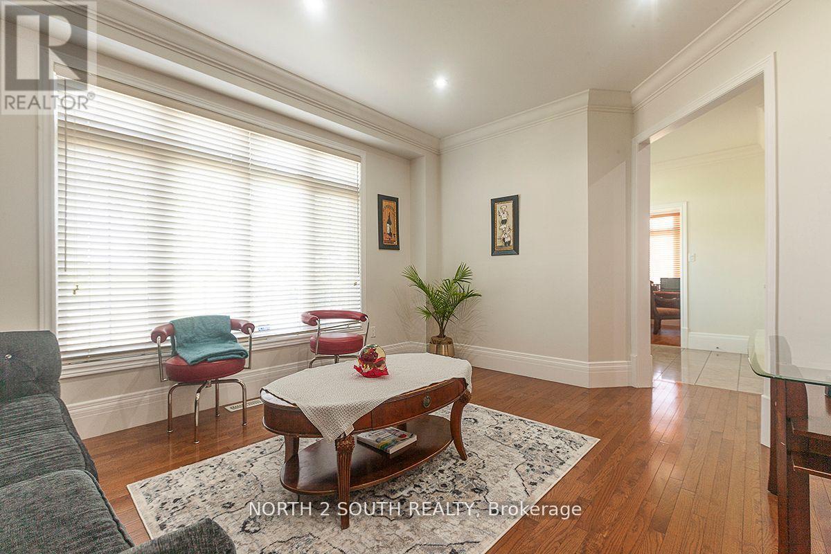 2 Yellow Avens Boulevard, Brampton, Ontario  L6R 0R5 - Photo 15 - W12848122