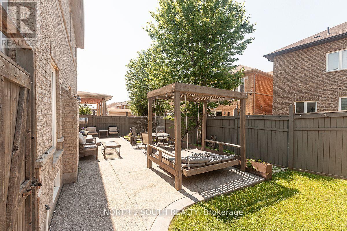 2 Yellow Avens Boulevard, Brampton, Ontario  L6R 0R5 - Photo 46 - W12848122