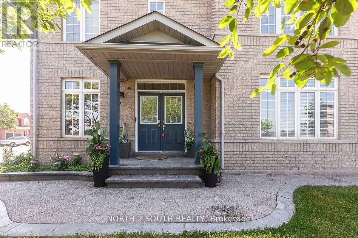 2 Yellow Avens Boulevard, Brampton, Ontario  L6R 0R5 - Photo 7 - W12848122