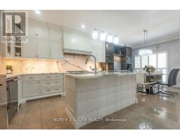 2 YELLOW AVENS BOULEVARD, Brampton, Ontario