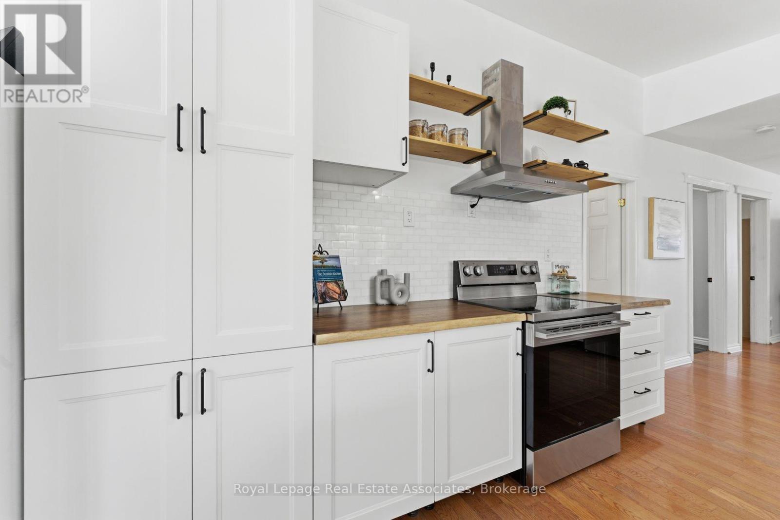 708 Montbeck Crescent, Mississauga, Ontario  L5G 1P3 - Photo 17 - W12848164