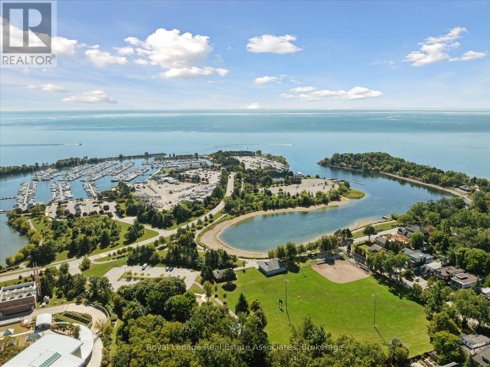 708 Montbeck Crescent, Mississauga, Ontario  L5G 1P3 - Photo 42 - W12848164