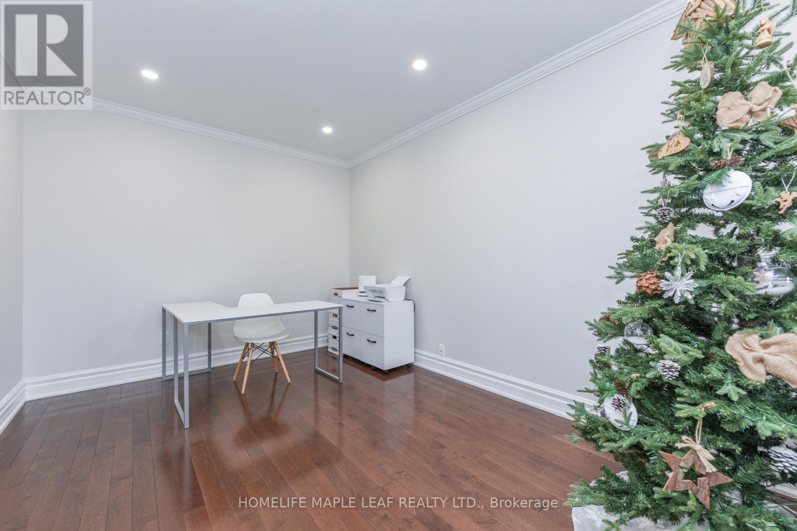 7 Southbury Manor Drive, Caledon, Ontario  L7E 1X7 - Photo 12 - W12848174