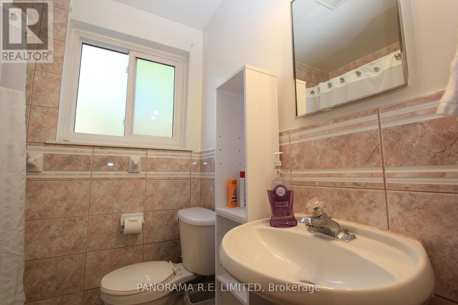 78 Guernsey Drive, Toronto, Ontario  M9C 3A7 - Photo 11 - W12848208