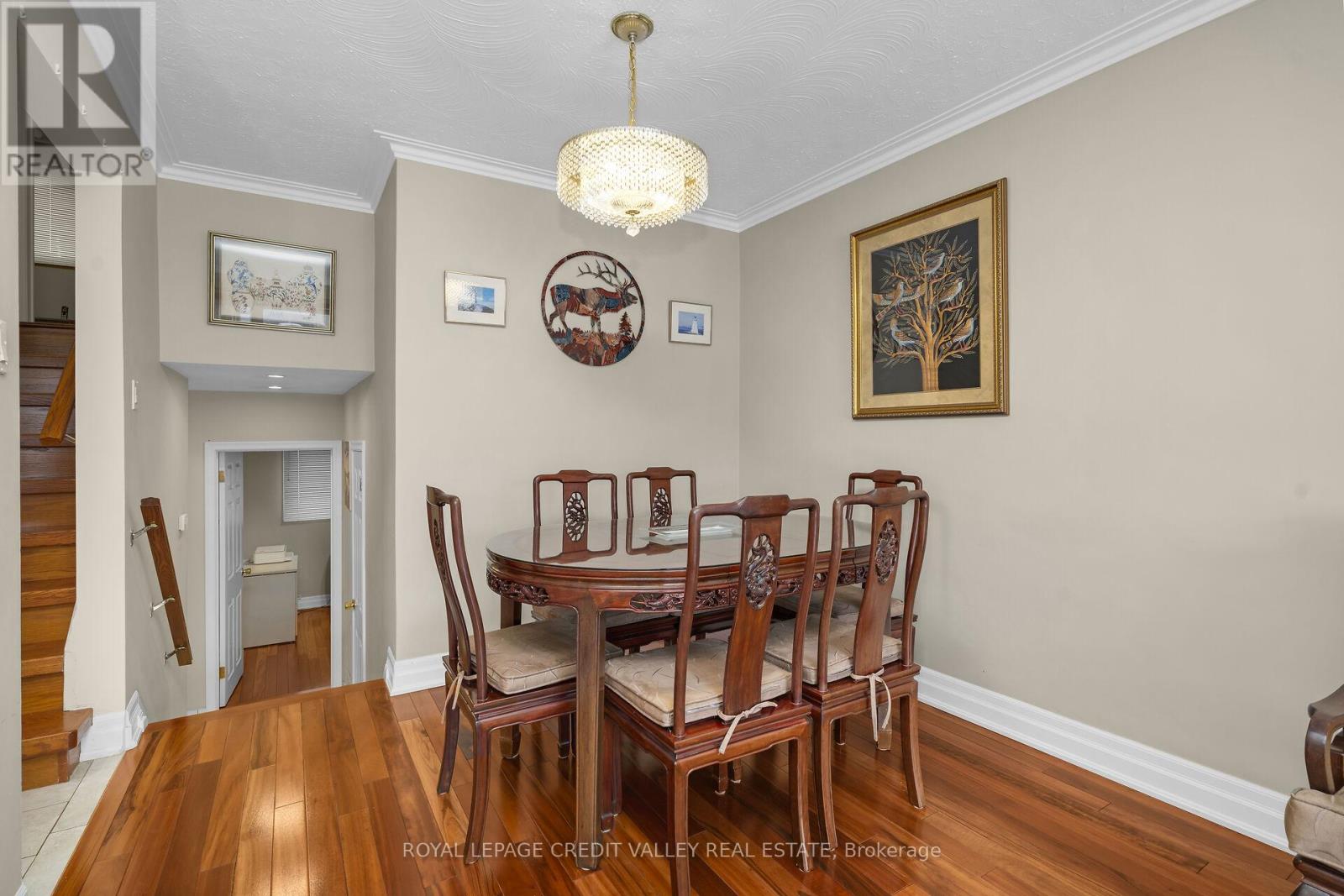 5 Faulkner Crescent, Toronto, Ontario  M9M 2B9 - Photo 11 - W12848286