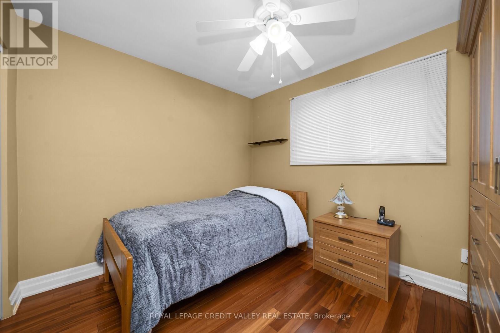 5 Faulkner Crescent, Toronto, Ontario  M9M 2B9 - Photo 19 - W12848286