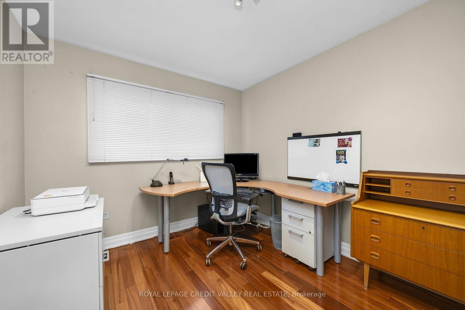 5 Faulkner Crescent, Toronto, Ontario  M9M 2B9 - Photo 22 - W12848286