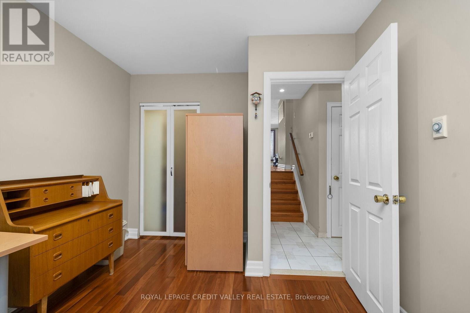 5 Faulkner Crescent, Toronto, Ontario  M9M 2B9 - Photo 23 - W12848286