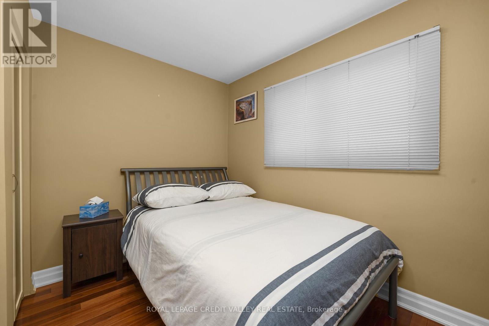 5 Faulkner Crescent, Toronto, Ontario  M9M 2B9 - Photo 24 - W12848286