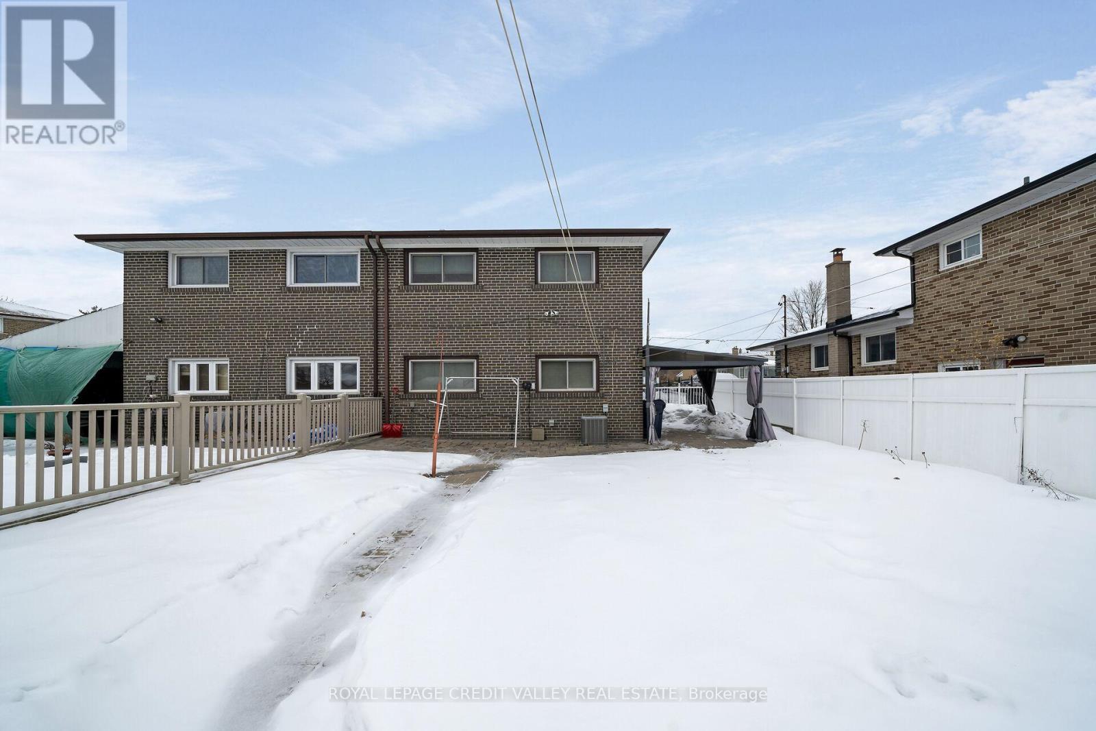 5 Faulkner Crescent, Toronto, Ontario  M9M 2B9 - Photo 35 - W12848286