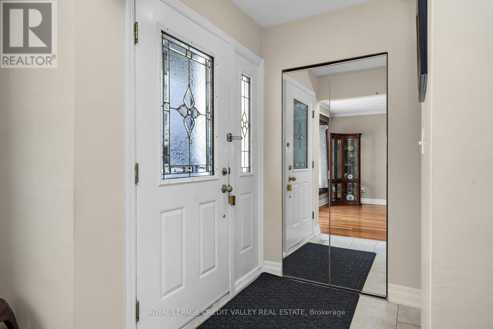 5 Faulkner Crescent, Toronto, Ontario  M9M 2B9 - Photo 6 - W12848286