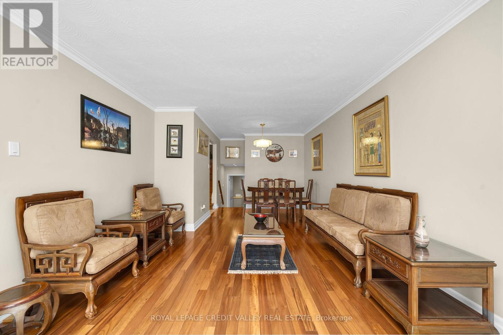 5 Faulkner Crescent, Toronto, Ontario  M9M 2B9 - Photo 9 - W12848286