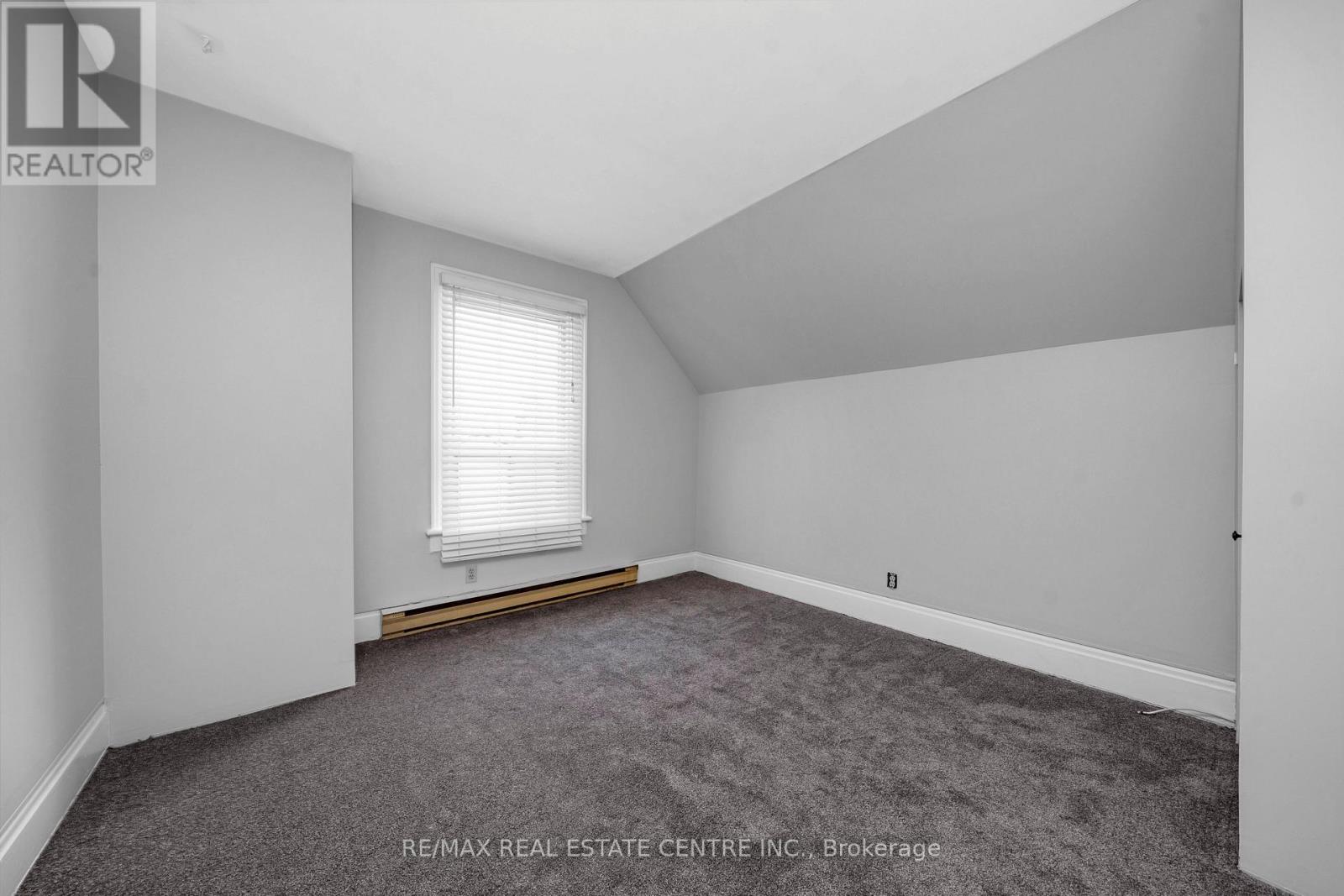 1 - 5 Ontario Street, Halton Hills, Ontario  L7G 3K5 - Photo 4 - W12848326