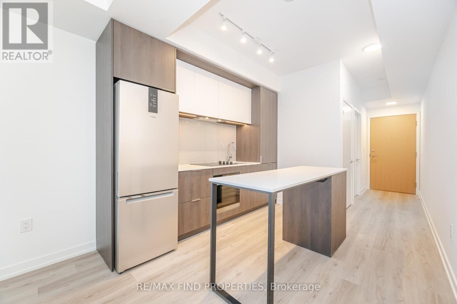 3105 - 395 Square One Drive, Mississauga, Ontario  L5B 0P6 - Photo 13 - W12848330