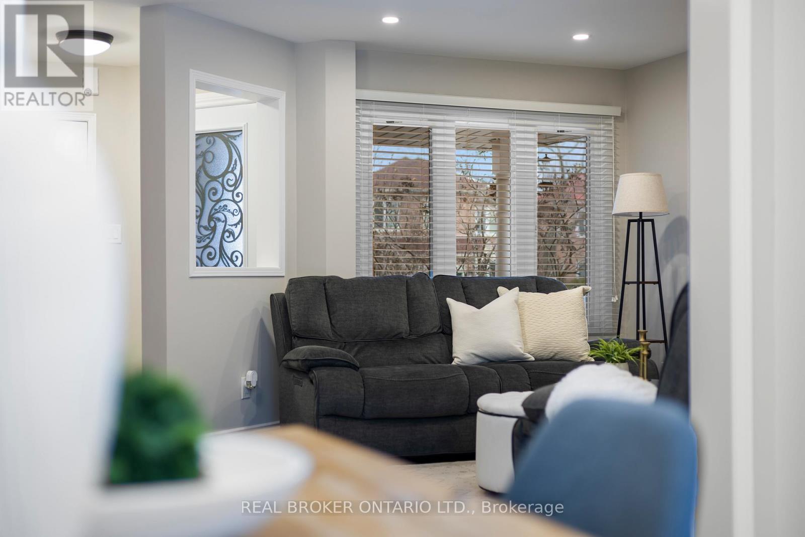 3811 Cedar Hedge Rise, Mississauga, Ontario  L5N 6W5 - Photo 14 - W12848342