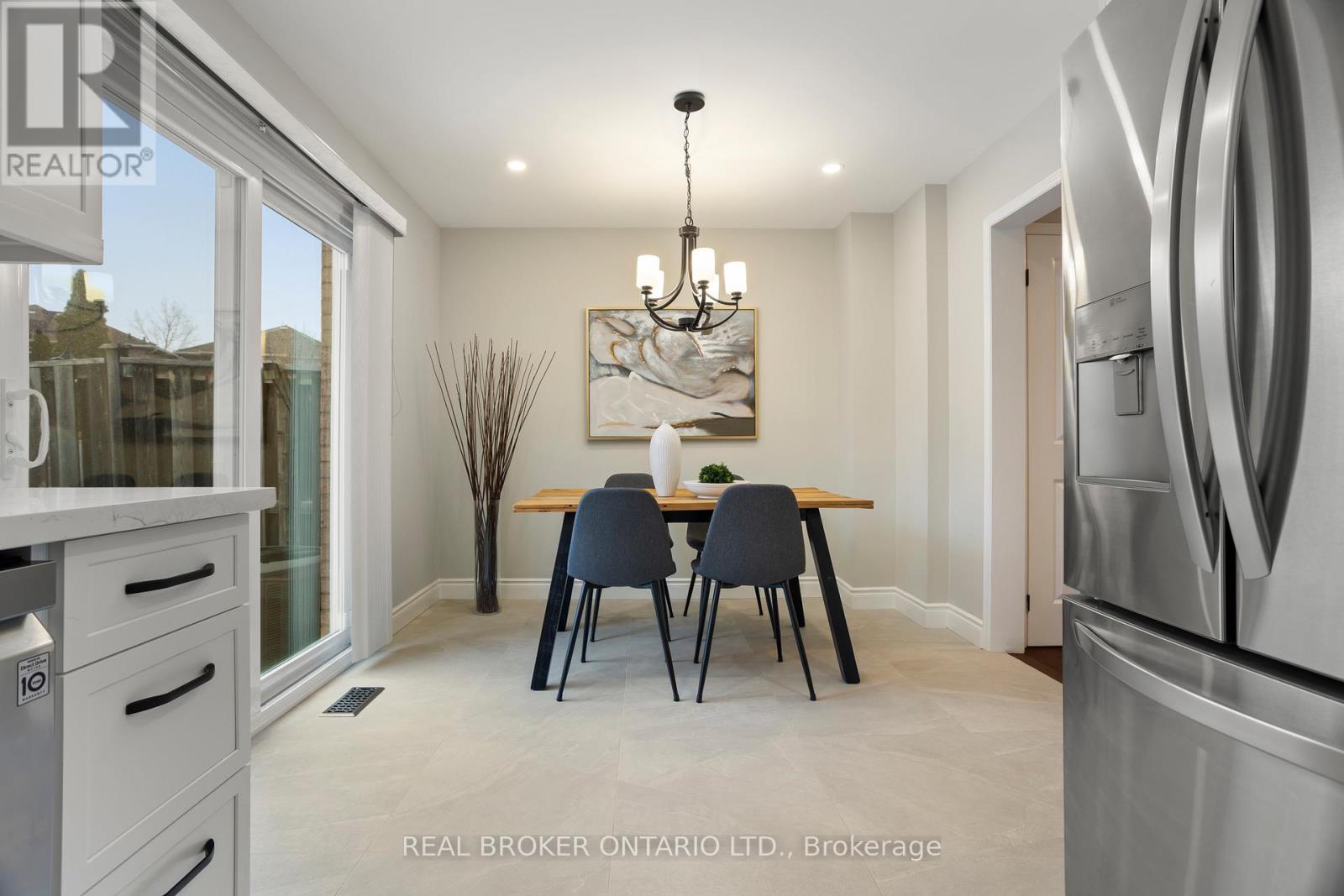 3811 Cedar Hedge Rise, Mississauga, Ontario  L5N 6W5 - Photo 17 - W12848342