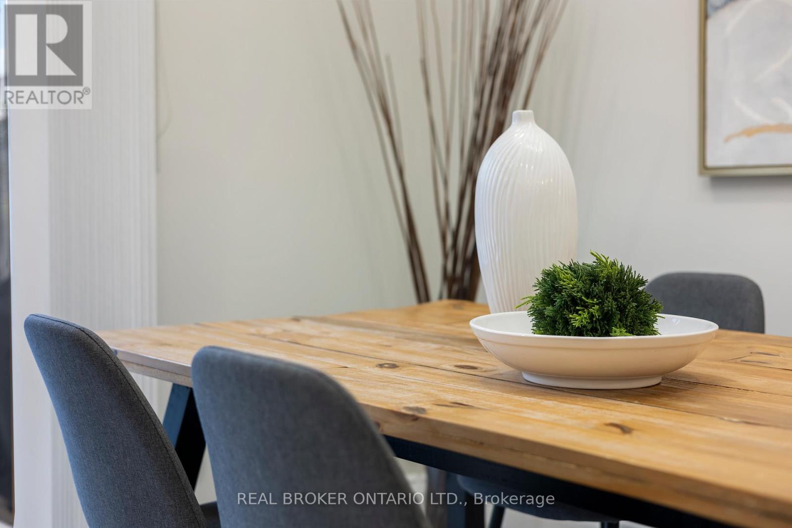 3811 Cedar Hedge Rise, Mississauga, Ontario  L5N 6W5 - Photo 19 - W12848342