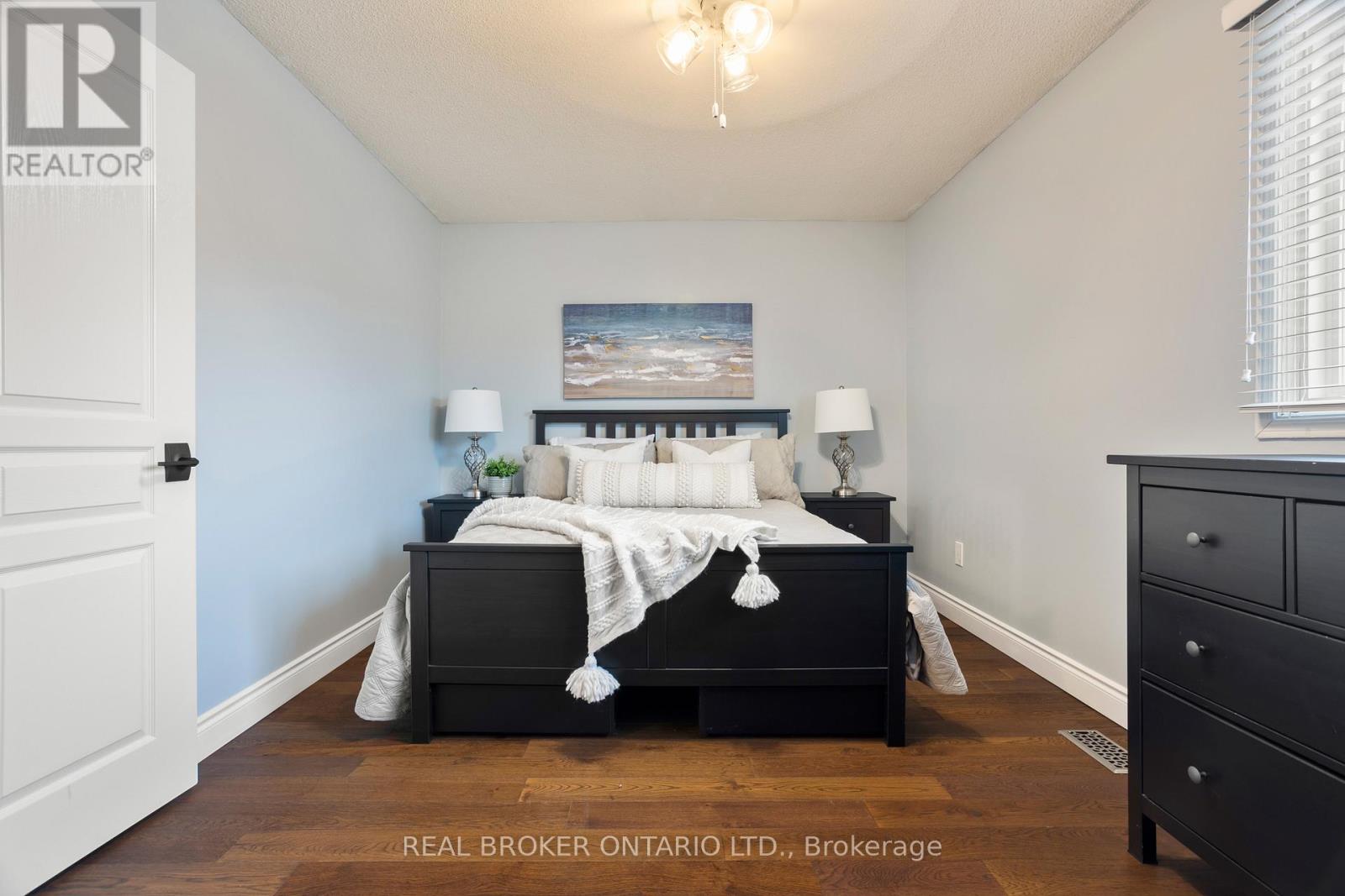 3811 Cedar Hedge Rise, Mississauga, Ontario  L5N 6W5 - Photo 24 - W12848342