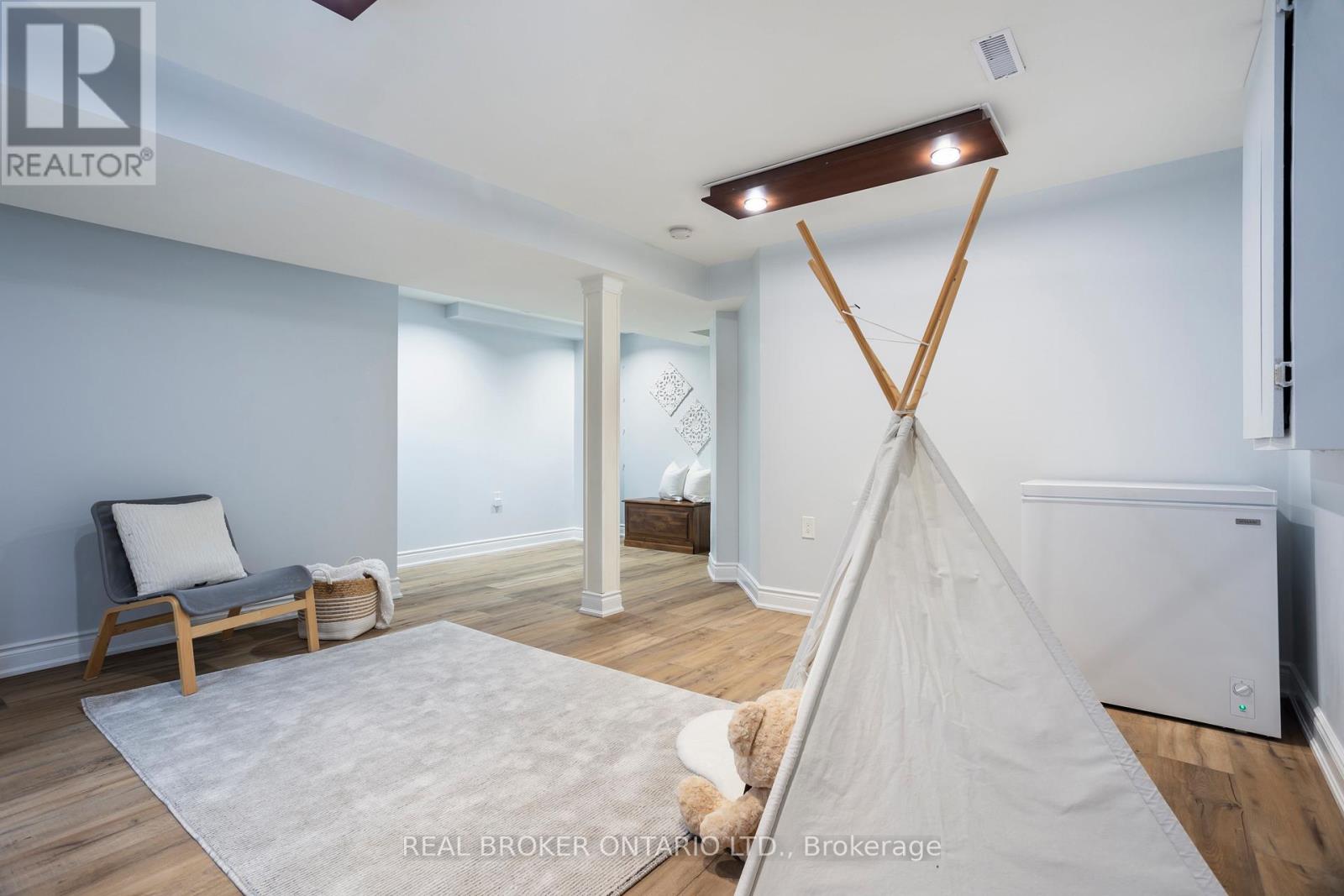 3811 Cedar Hedge Rise, Mississauga, Ontario  L5N 6W5 - Photo 37 - W12848342