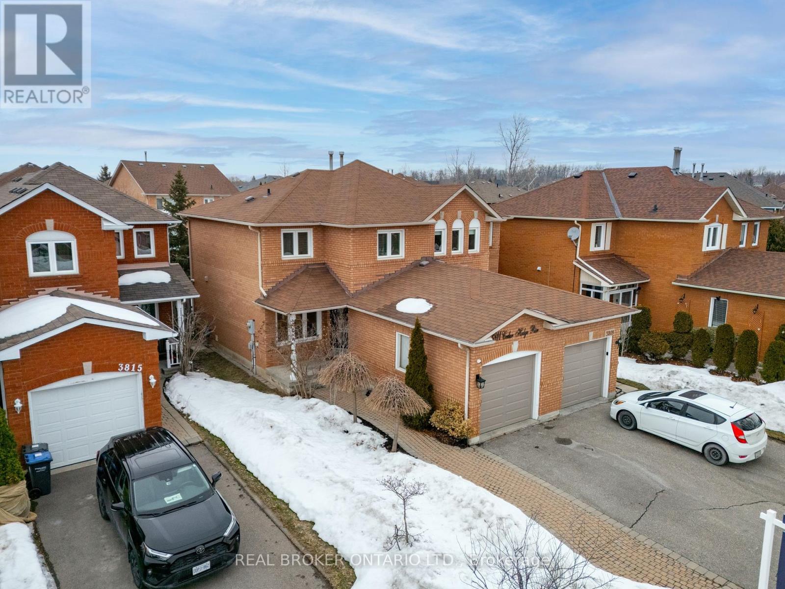 3811 Cedar Hedge Rise, Mississauga, Ontario  L5N 6W5 - Photo 45 - W12848342