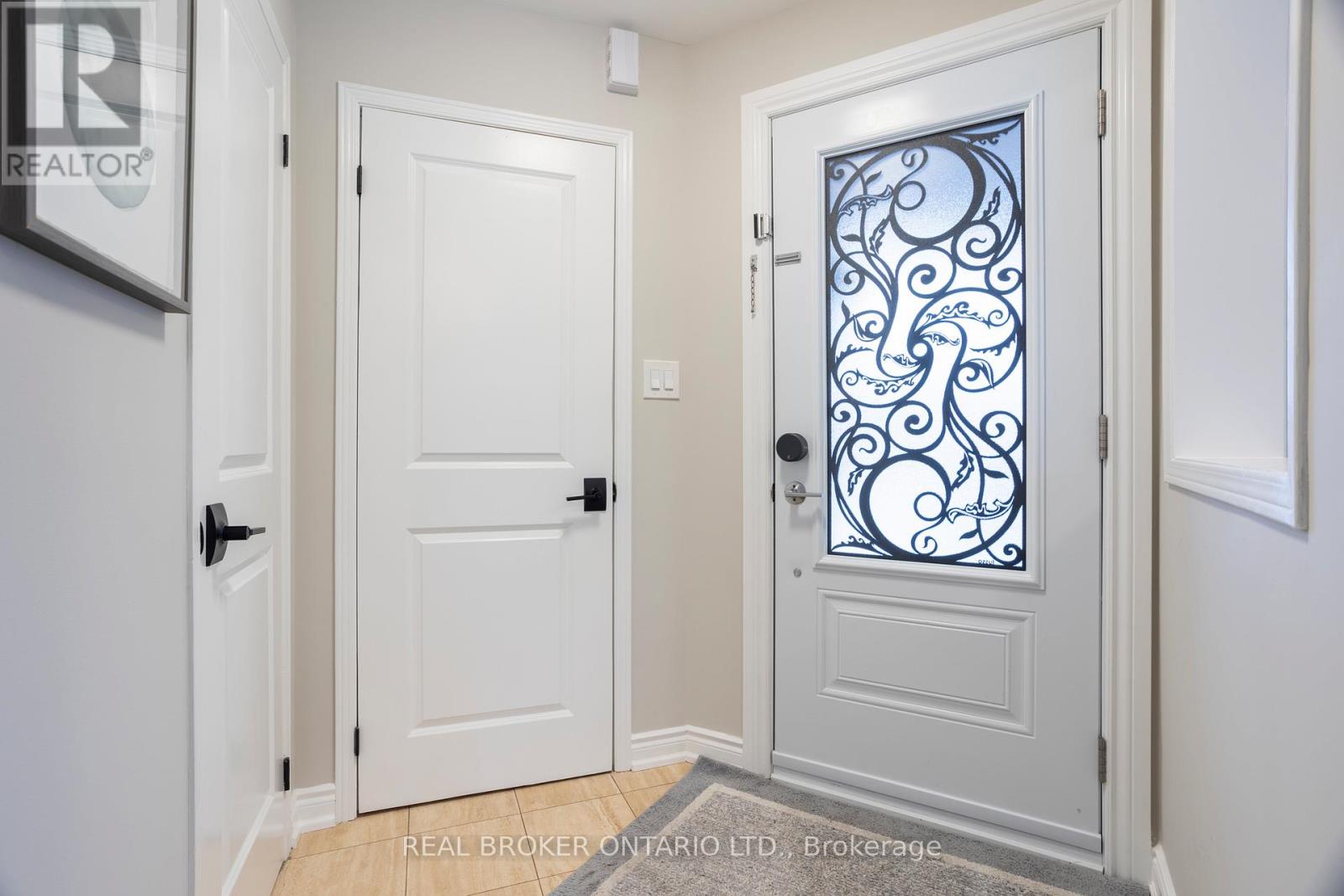 3811 Cedar Hedge Rise, Mississauga, Ontario  L5N 6W5 - Photo 8 - W12848342