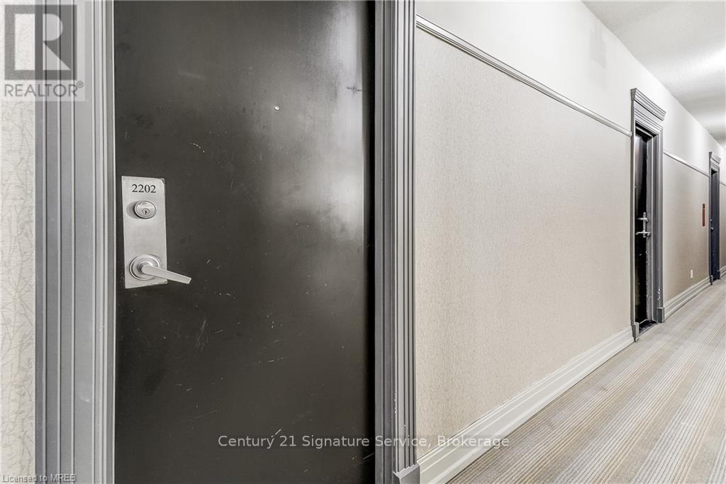 2202 - 388 Prince Of Wales Drive, Mississauga, Ontario  L5B 0A1 - Photo 13 - W12848362