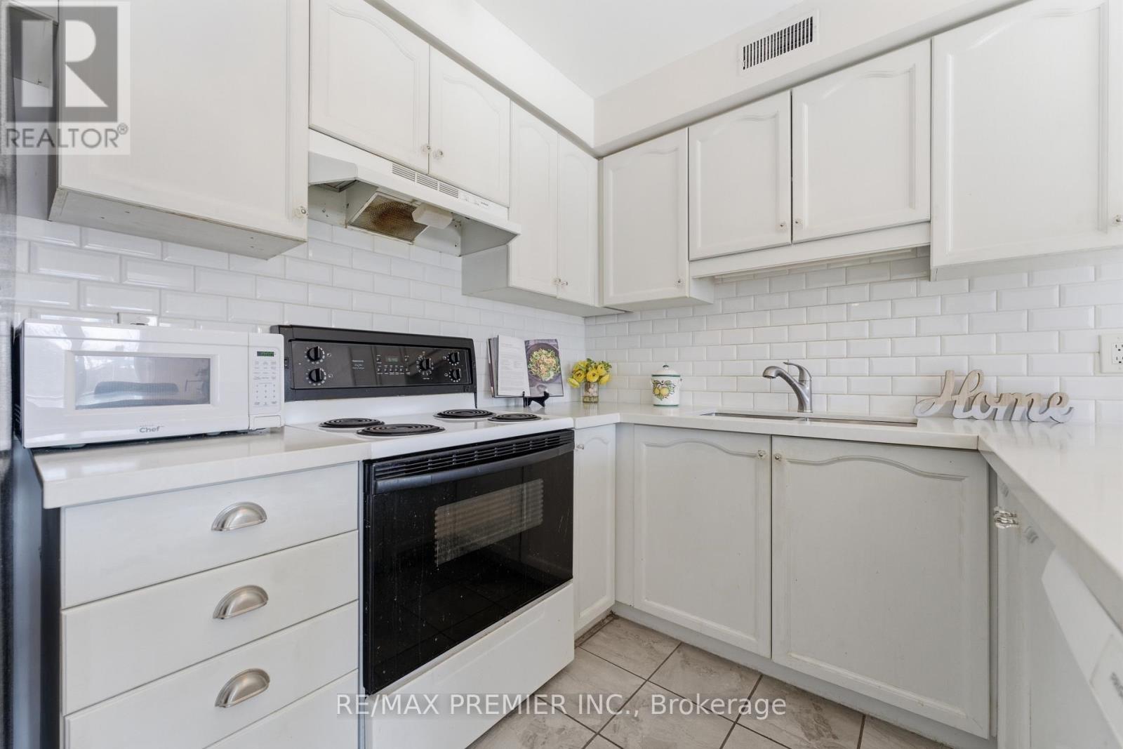 12 - 2120 Headon Road, Burlington, Ontario  L7M 4J9 - Photo 10 - W12848366