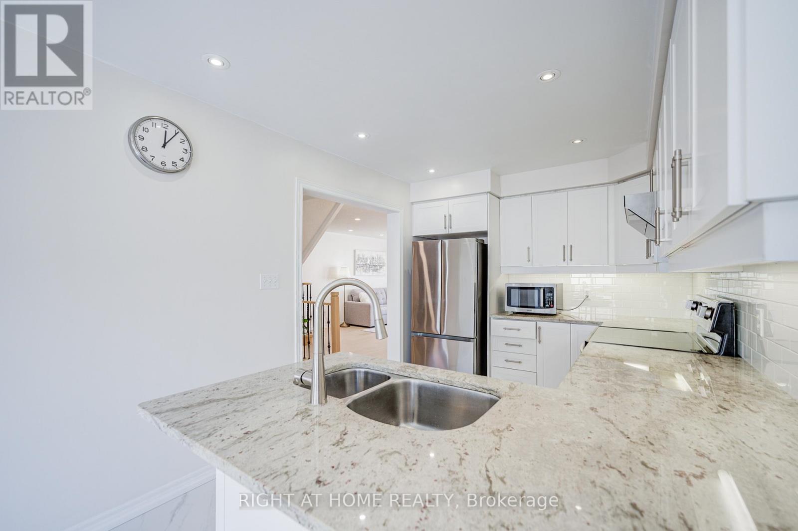 3064 Highbourne Crescent, Oakville, Ontario  L6M 5H1 - Photo 19 - W12848372