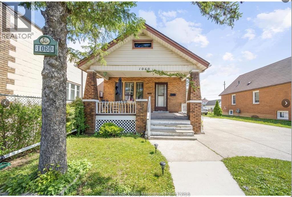 MLS# 26004511: 1060 LANGLOIS, Windsor, Canada