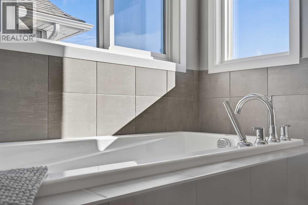 47 Mist Mountain Rise, Okotoks, Alberta  T1S 5R4 - Photo 33 - A2290739